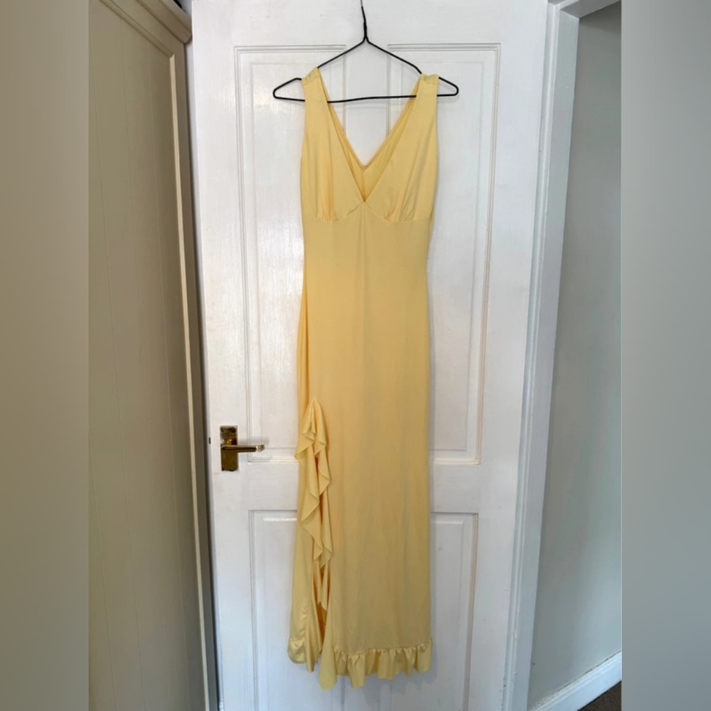 Elegant Yellow Evening Gown